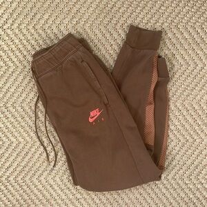 Nike Air - Athletic Gym Sweatpants - Brown / Red - Small